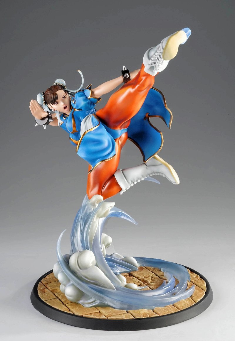 REAL ACTION HEROES ストリートファイターIV チュンリー Amazon.com: Medicom Street Fighter IV: Chun-Li Version 2.0